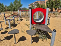 Foto 4 - Piedras y maleza: el peligroso estado de una zona de recreo en la capital