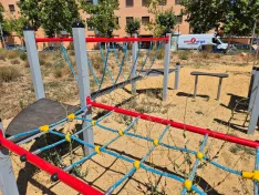 Foto 3 - Piedras y maleza: el peligroso estado de una zona de recreo en la capital