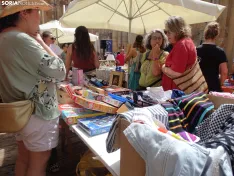 Una imagen del mercadillo al mediodía. /PC