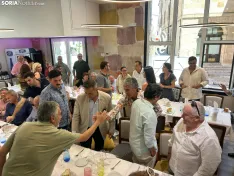 Foto 3 - Un homenaje sorpresa a Rub&eacute;n Sanz: 50 aficionados recuerdan su debut de hace 30 a&ntilde;os en un Viernes de Toros