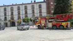 Intervención, hoy, de los bomberos de la capital. | LR