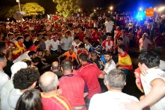 Imágenes de la celebración en la fuente, esta madrugada, y de las primeras asistencias de la Policía Local en imágenes de SalamancaRTV al Día. 
