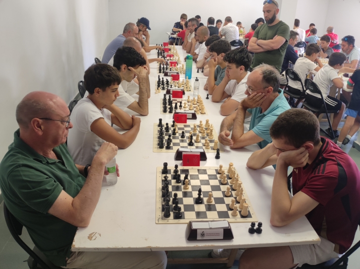 Julián García se corona en el IX Torneo de Ajedrez de Almenar