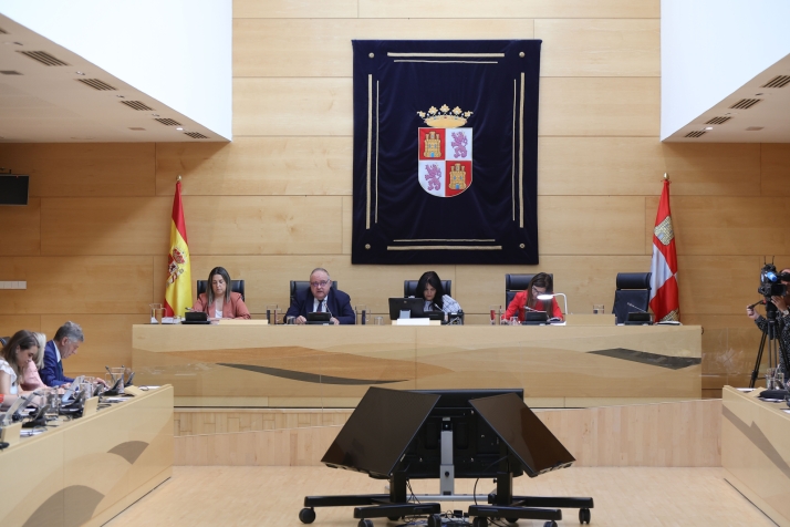 Castilla y León duplicará las ayudas por desplazamiento sanitario y reforzará las emergencias