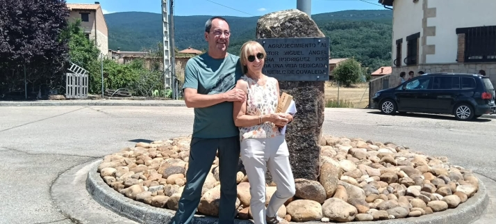 Has sido uno más de nosotros: Covaleda homenajea los 32 años de dedicación a su médico