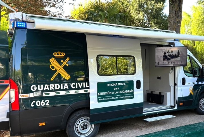 La Guardia Civil inicia el servicio de su Oficina Móvil de Atención al Ciudadano