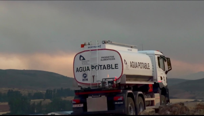 Diputación reparte 412.000 litros de agua en julio a 9 localidades y al incendio de Guadalajaara