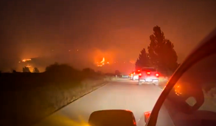 La dirección del incendio en Soria mantiene en Retortillo 37 medios terrestres tras una noche de trabajo contra el fuego