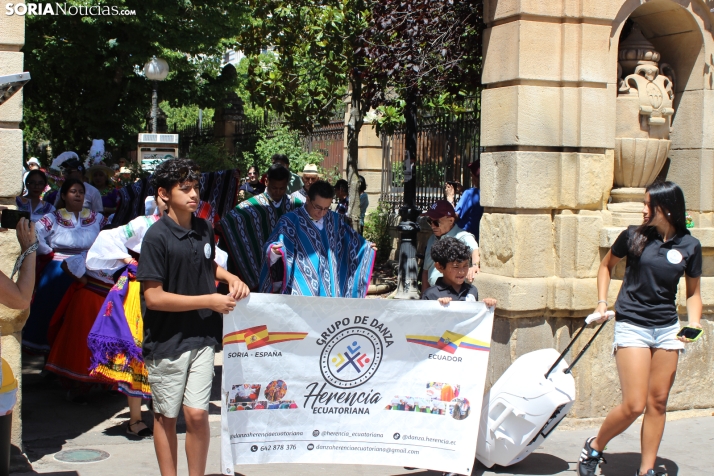 En im&aacute;genes: Los ritmos latinos vuelven a inundar el centro de Soria con un especial recuerdo hacia Ven
