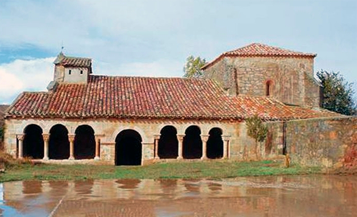 Adelante a la reparación de los muros del templo de Omeñaca