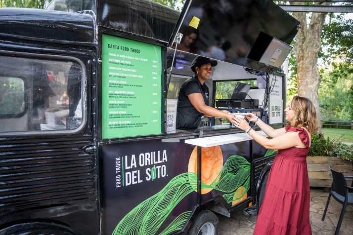 El tardeo llega al Soto Playa con una Food Truck para disfrutar de la mejor terraza de Soria