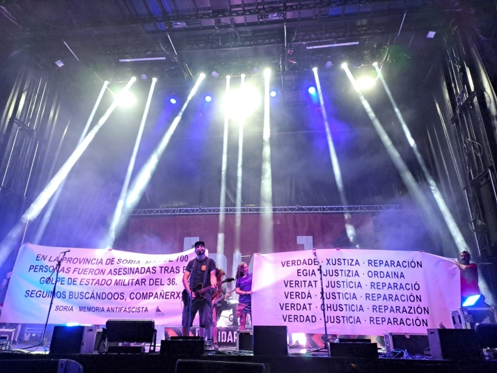 Recuerdo y Dignidad subió la memoria de las víctimas del franquismo al escenario del Soria Rock