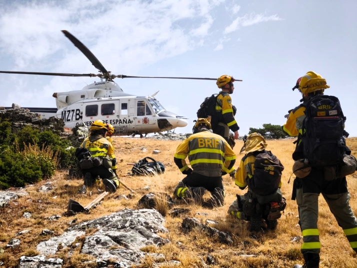 El incendio de La Mierla se estabiliza con 35 medios aún desplegados en Retortillo de Soria