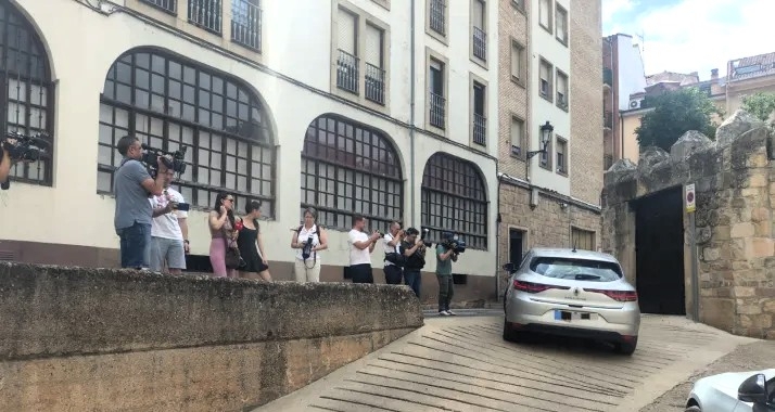 El juez prorroga un mes el secreto de la ‘Operación Fuentona’ y acepta a Vox como acusación popular