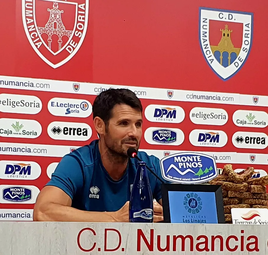 Un Numancia en construcción se presenta ante el Zaragoza: queremos ser un grupo reconocible sobre el césped
