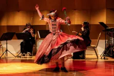 Foto 4 - El IES Machado acoge el espect&aacute;culo barroco 'Fol&iacute;as de Carnaval'
