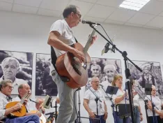 Foto 3 - La Rondalla Germ&aacute;n emociona a Tardelcuende en su Semana Cultural