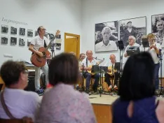 Foto 5 - La Rondalla Germ&aacute;n emociona a Tardelcuende en su Semana Cultural
