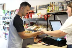 Foto 3 - 'El Molinero', una tienda que no solo vende alimentos, tambi&eacute;n esperanza
