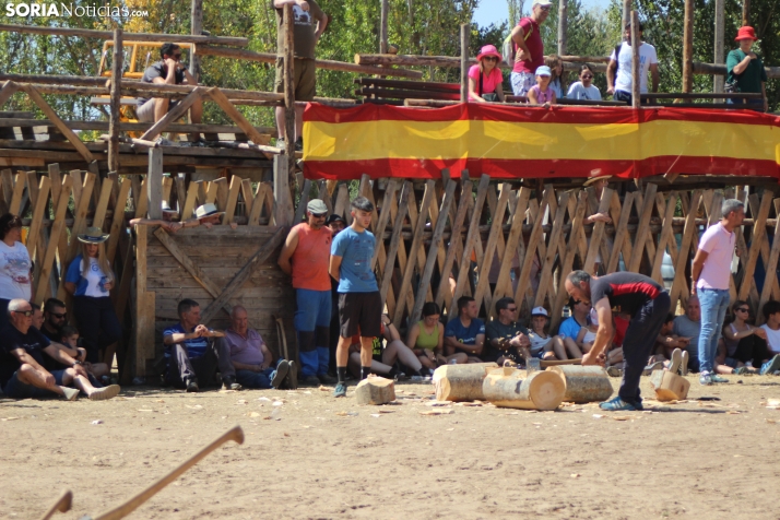La tradici&oacute;n de la madera se convierte en espect&aacute;culo en Vinuesa 