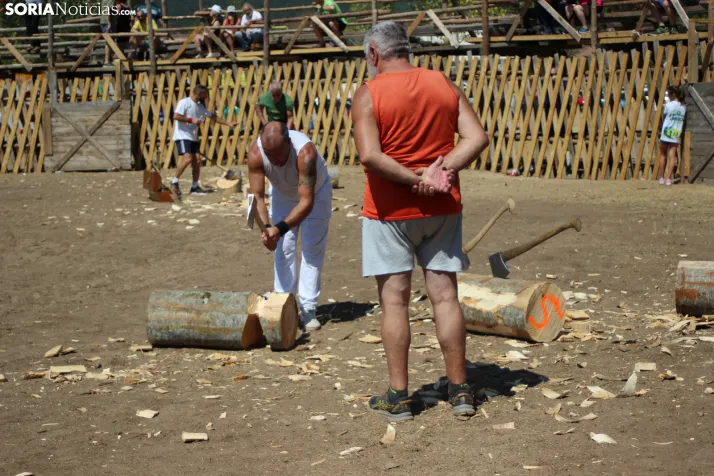 La tradici&oacute;n de la madera se convierte en espect&aacute;culo en Vinuesa 
