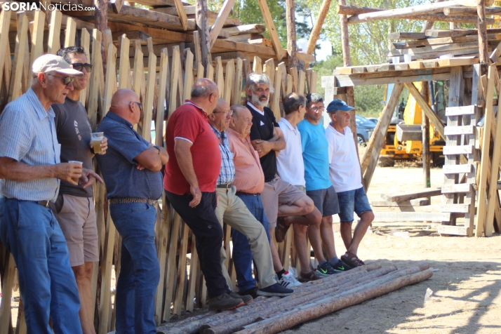 La tradici&oacute;n de la madera se convierte en espect&aacute;culo en Vinuesa 