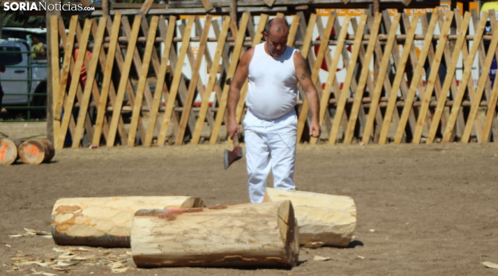La tradici&oacute;n de la madera se convierte en espect&aacute;culo en Vinuesa 