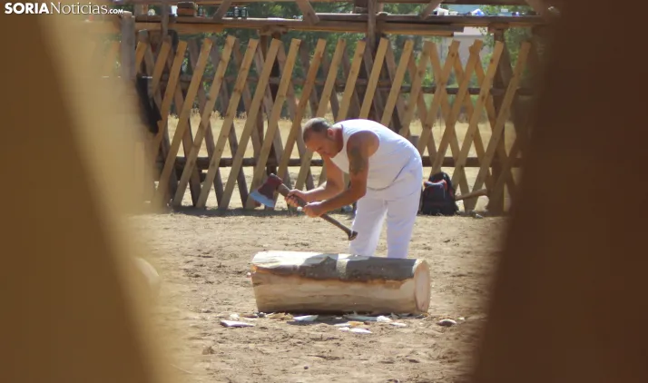 La tradici&oacute;n de la madera se convierte en espect&aacute;culo en Vinuesa 