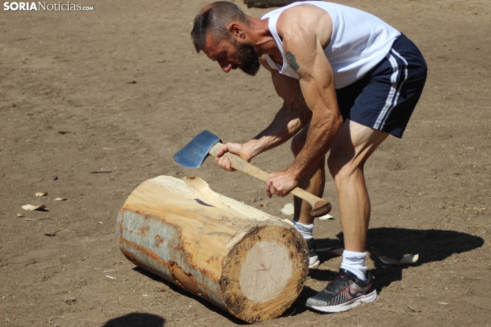 La tradici&oacute;n de la madera se convierte en espect&aacute;culo en Vinuesa 