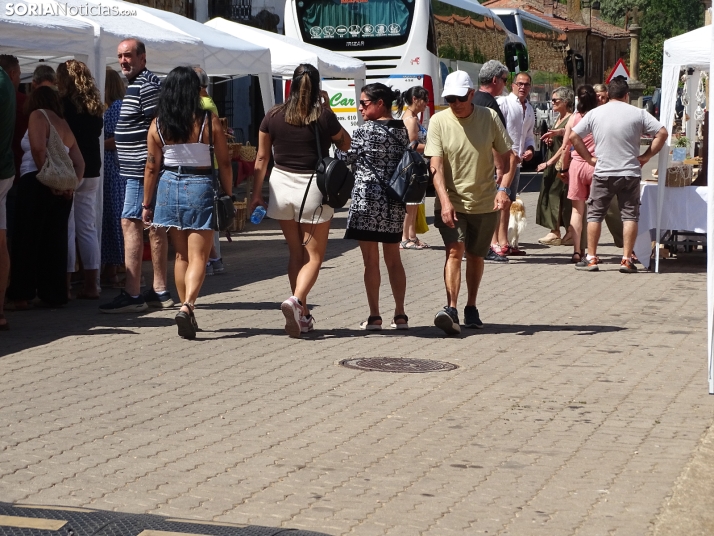 GALER&Iacute;A | Blanco sobre verde: El Royo festeja su patrimonio indiano