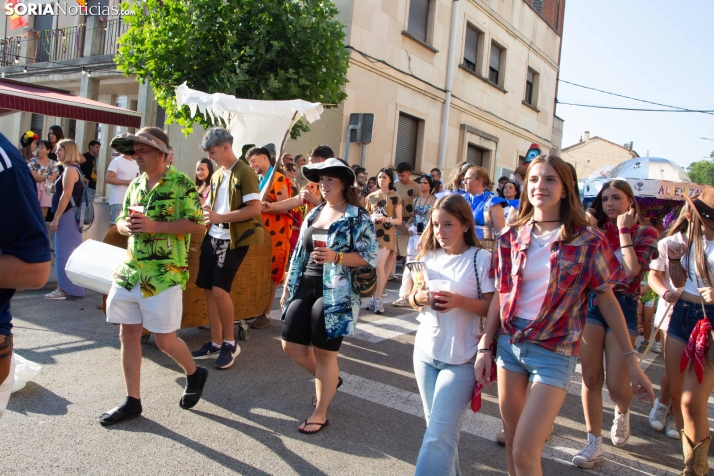 Disfraces en las fiestas de Tardelcuende 2026