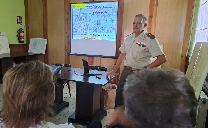 Defensa rinde homenaje a estos tres pueblos sorianos por su apoyo a los paracaidistas