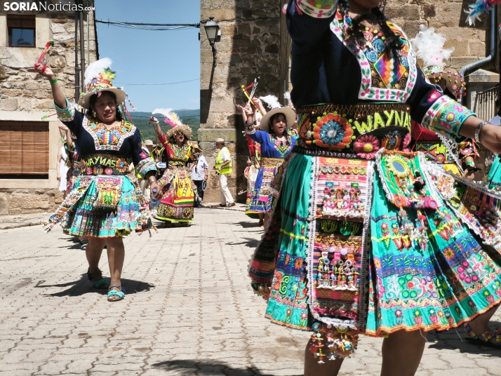 GALER&Iacute;A | Blanco sobre verde: El Royo festeja su patrimonio indiano