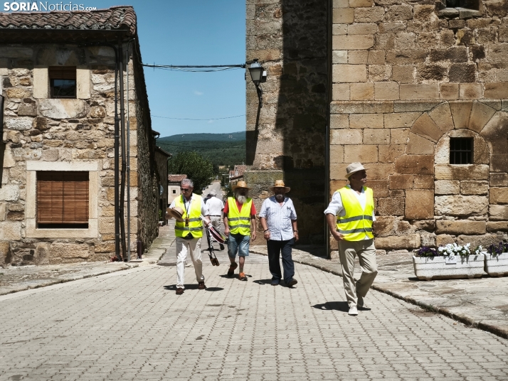 GALER&Iacute;A | Blanco sobre verde: El Royo festeja su patrimonio indiano