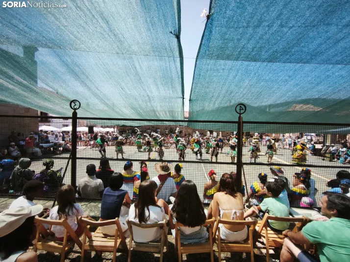 GALER&Iacute;A | Blanco sobre verde: El Royo festeja su patrimonio indiano