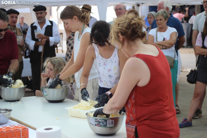 En im&aacute;genes: Valdeavellano de Tera vuelve a presumir de su mantequilla con su tradicional feria