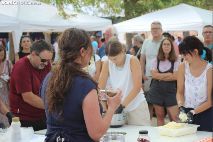 En im&aacute;genes: Valdeavellano de Tera vuelve a presumir de su mantequilla con su tradicional feria