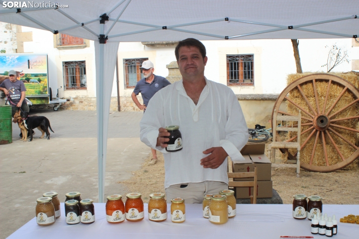 En im&aacute;genes: Valdeavellano de Tera vuelve a presumir de su mantequilla con su tradicional feria