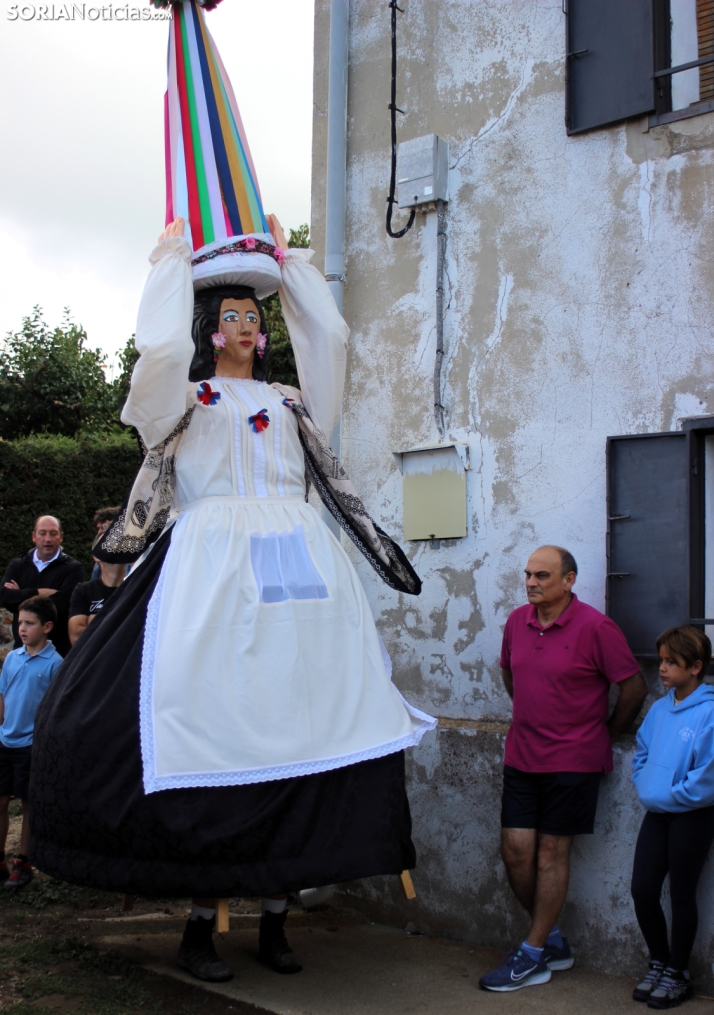 GALER&Iacute;A | Las M&oacute;ndidas y el Ramo, una tradici&oacute;n que perdura en Sarnago