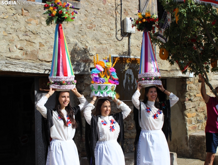 GALER&Iacute;A | Las M&oacute;ndidas y el Ramo, una tradici&oacute;n que perdura en Sarnago