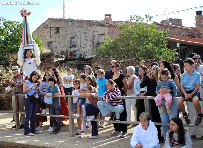GALER&Iacute;A | Las M&oacute;ndidas y el Ramo, una tradici&oacute;n que perdura en Sarnago