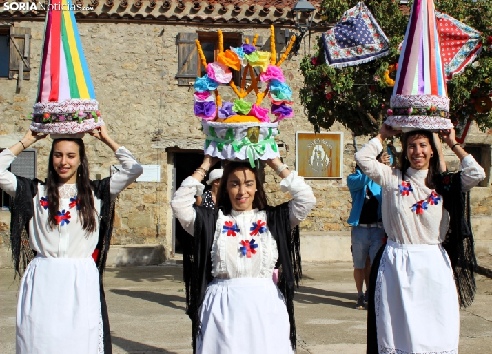 GALER&Iacute;A | Las M&oacute;ndidas y el Ramo, una tradici&oacute;n que perdura en Sarnago