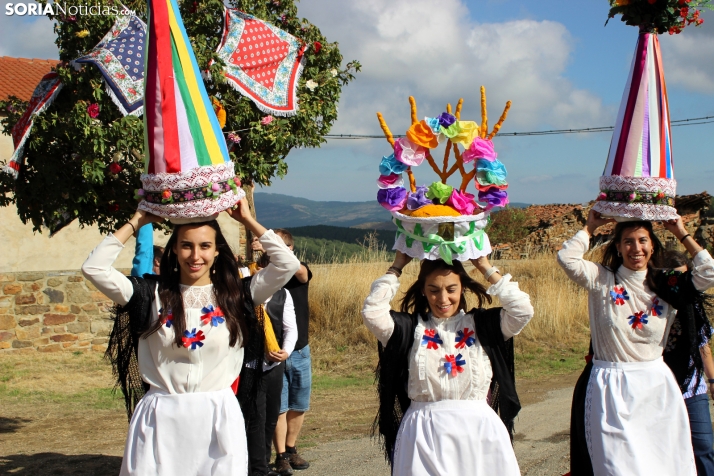 GALER&Iacute;A | Las M&oacute;ndidas y el Ramo, una tradici&oacute;n que perdura en Sarnago