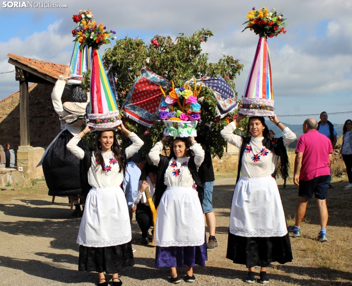 GALER&Iacute;A | Las M&oacute;ndidas y el Ramo, una tradici&oacute;n que perdura en Sarnago