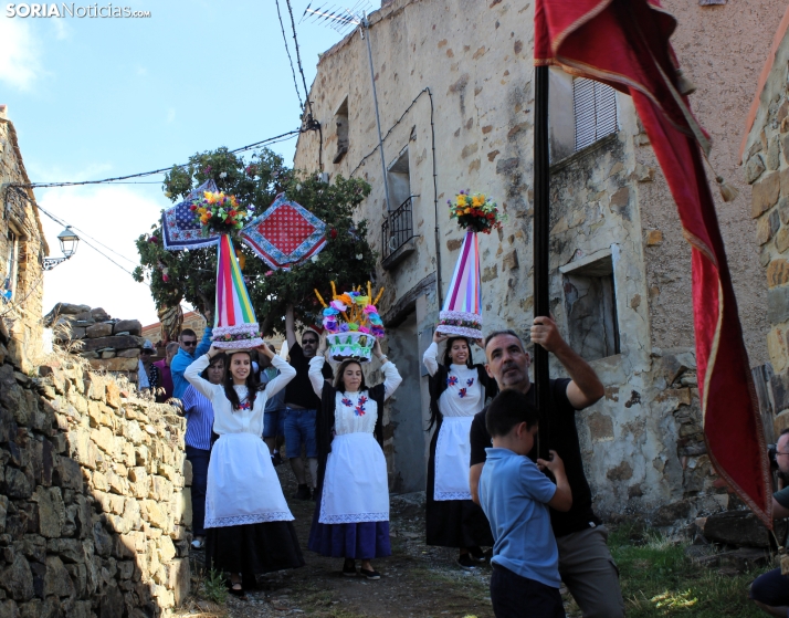 GALER&Iacute;A | Las M&oacute;ndidas y el Ramo, una tradici&oacute;n que perdura en Sarnago
