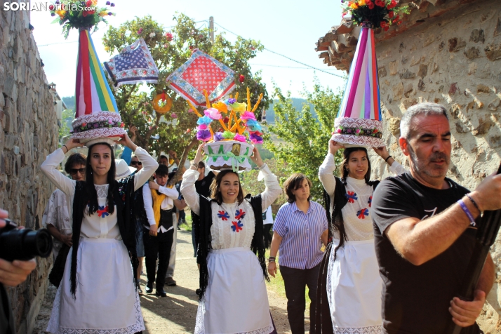 GALER&Iacute;A | Las M&oacute;ndidas y el Ramo, una tradici&oacute;n que perdura en Sarnago