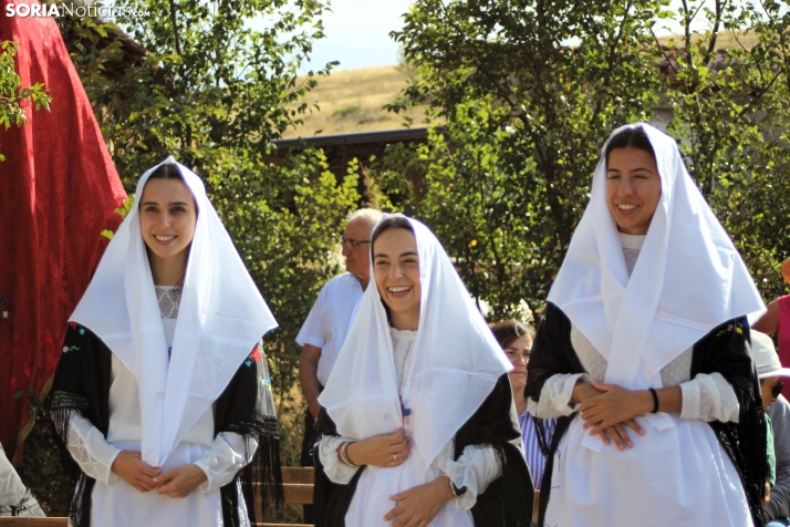 GALER&Iacute;A | Las M&oacute;ndidas y el Ramo, una tradici&oacute;n que perdura en Sarnago