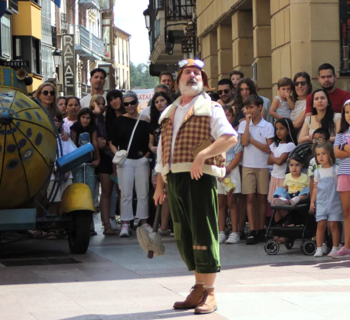 GALER&Iacute;A | &iexcl;Preparados, listos&hellip; locura! 'RUM RUM&hellip; Trasto Karts' hacen disfrutar a ni