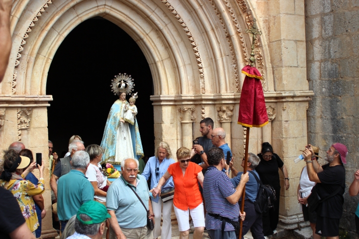 GALER&Iacute;A | Devoci&oacute;n y naturaleza, en el Ca&ntilde;&oacute;n del r&iacute;o Lobos, con la Virgen d