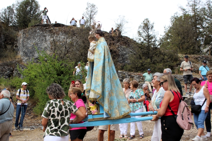 GALER&Iacute;A | Devoci&oacute;n y naturaleza, en el Ca&ntilde;&oacute;n del r&iacute;o Lobos, con la Virgen d